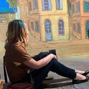 Meet your Posher, Abbey